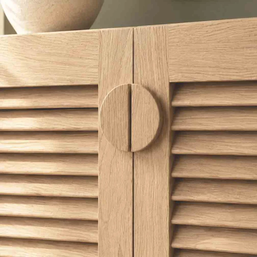Bouton de porte demi-lune en chêne massif – finition vernis mat