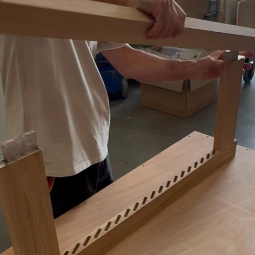 Assemblage d'un cadre en bois massif